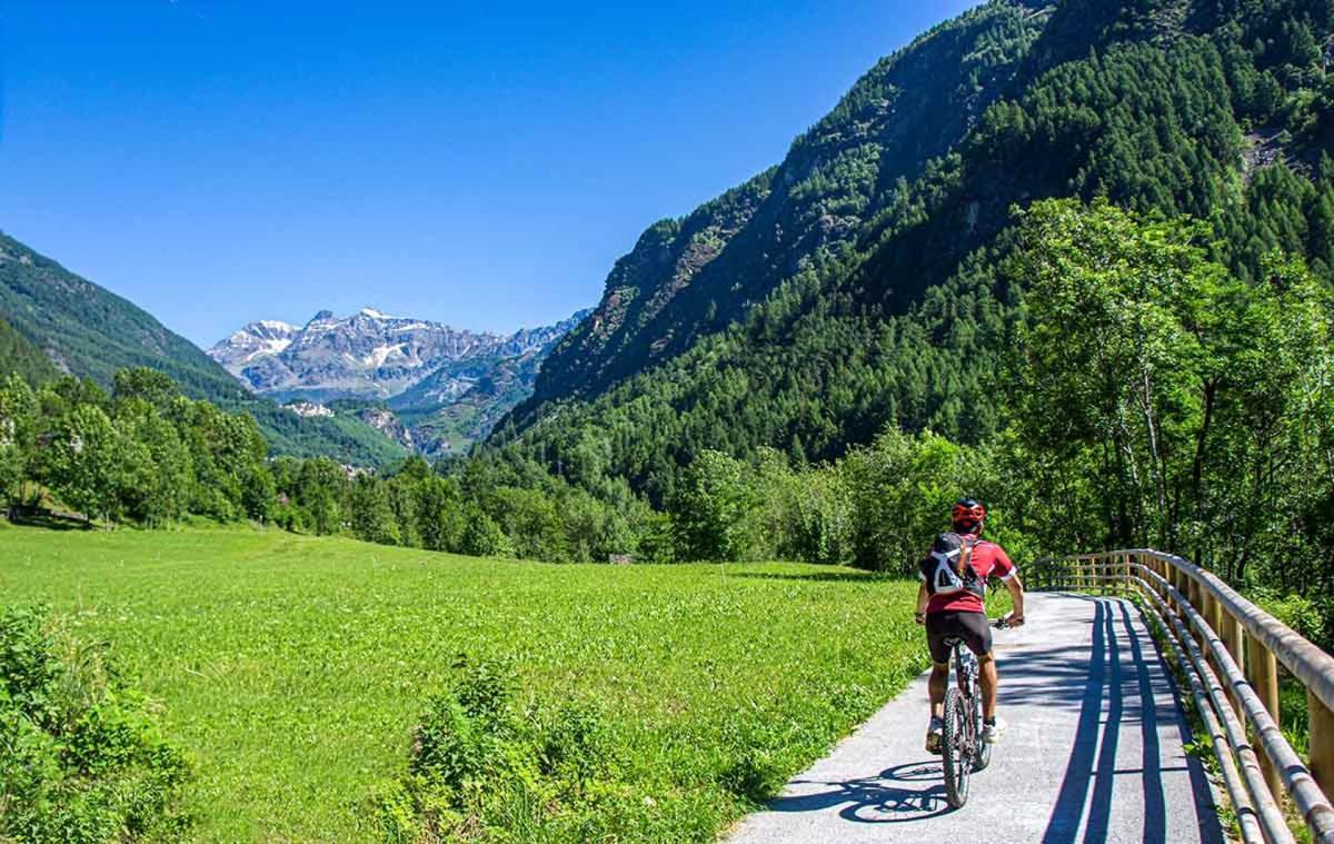 Appartamento S.Anna In Valmalenco Torre di Santa Maria Buitenkant foto
